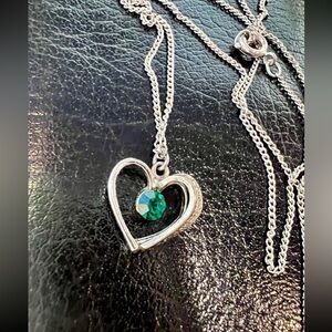 Vintage Emerald Green Stone Silver Filigree Heart Pendant Necklace